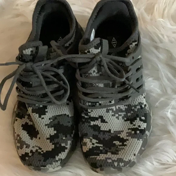Kids Camouflage Sneakers - Picture 1 of 9
